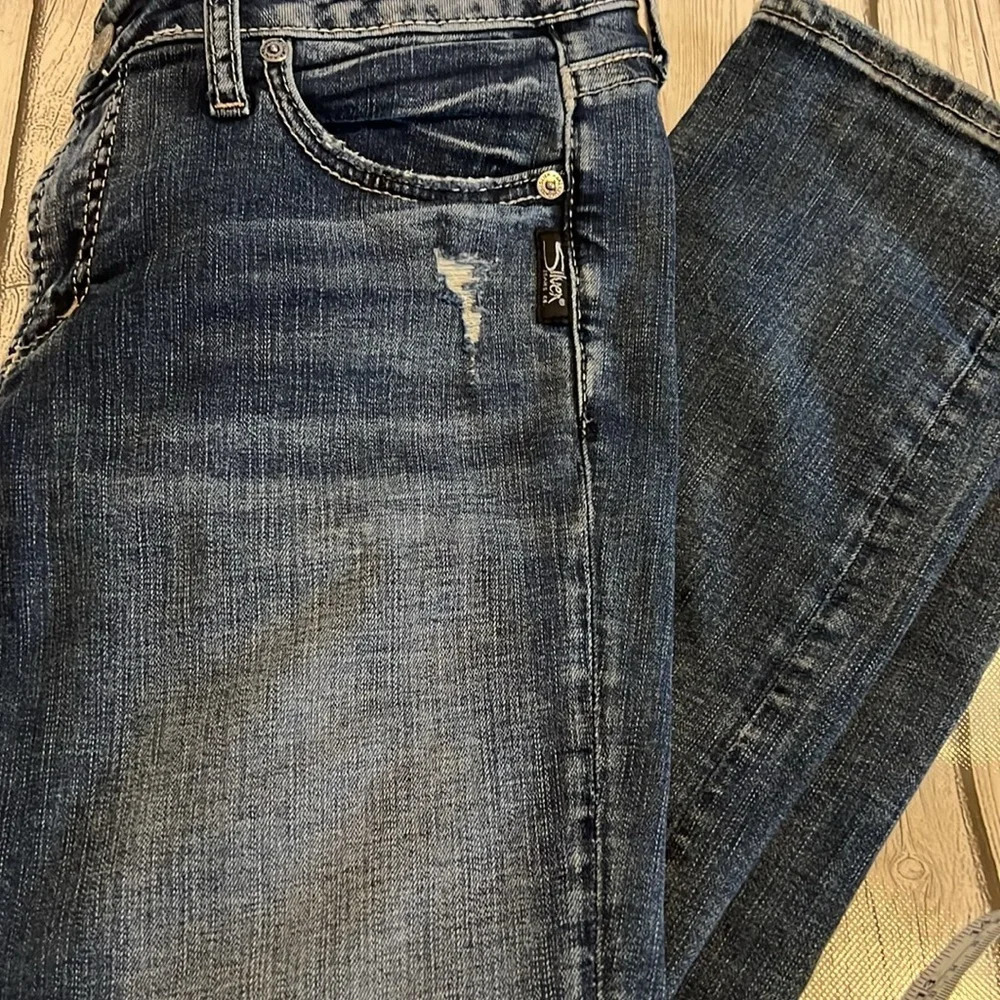 🌻Silver Jeans Co Women’s 27” waist Elyse Capri Cropped Denim - Picture 7 of 8